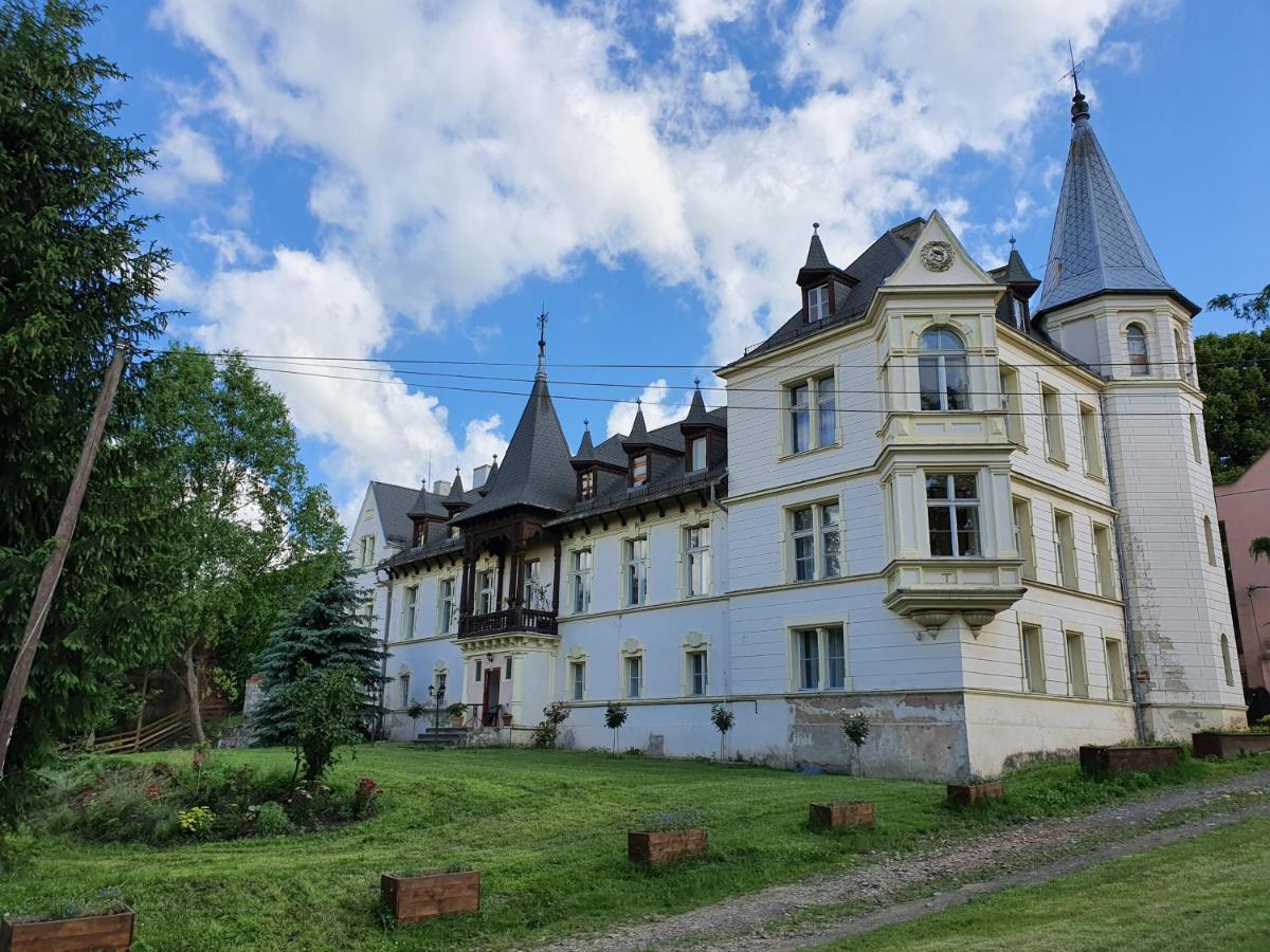 Palac Lawica- Splywy Przelomem Bardzkim Kladsko Exteriér fotografie
