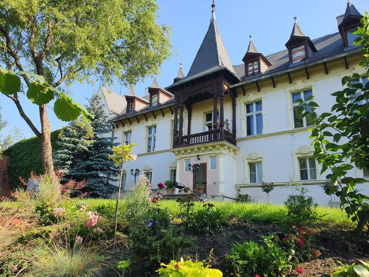 Palac Lawica- Splywy Przelomem Bardzkim Kladsko Exteriér fotografie