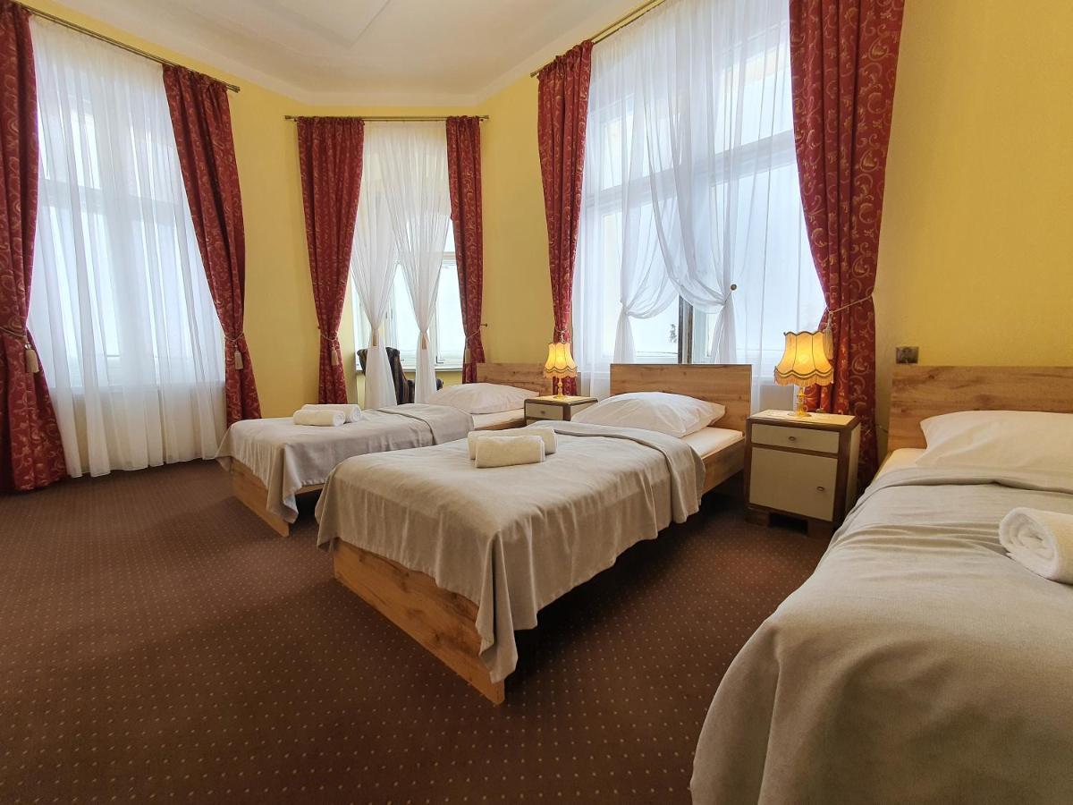 Palac Lawica- Splywy Przelomem Bardzkim Kladsko Exteriér fotografie