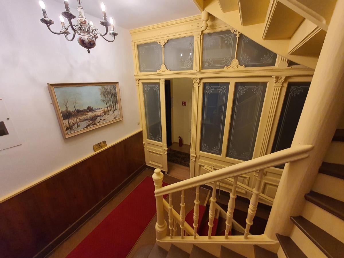 Palac Lawica- Splywy Przelomem Bardzkim Kladsko Exteriér fotografie
