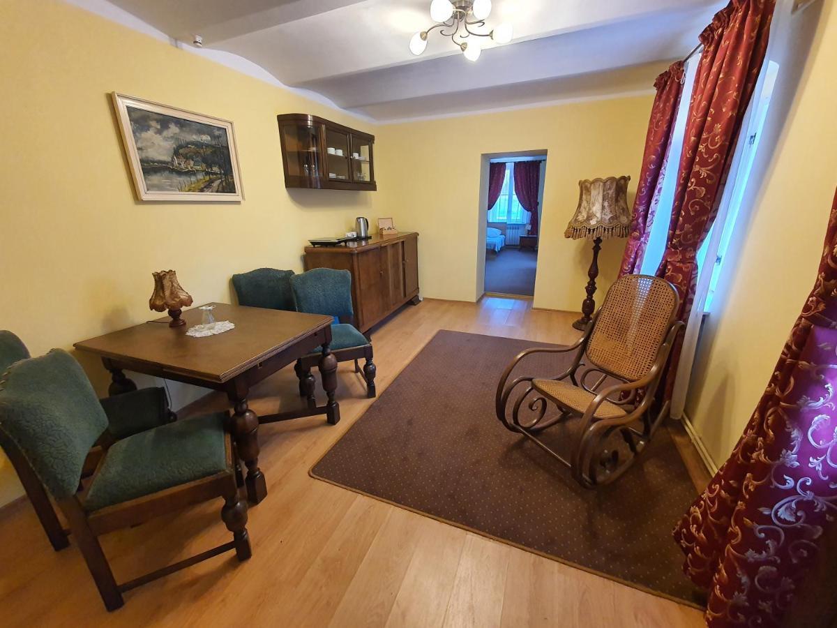 Palac Lawica- Splywy Przelomem Bardzkim Kladsko Exteriér fotografie