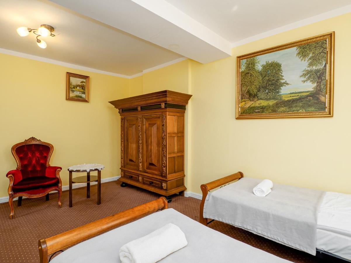 Palac Lawica- Splywy Przelomem Bardzkim Kladsko Exteriér fotografie