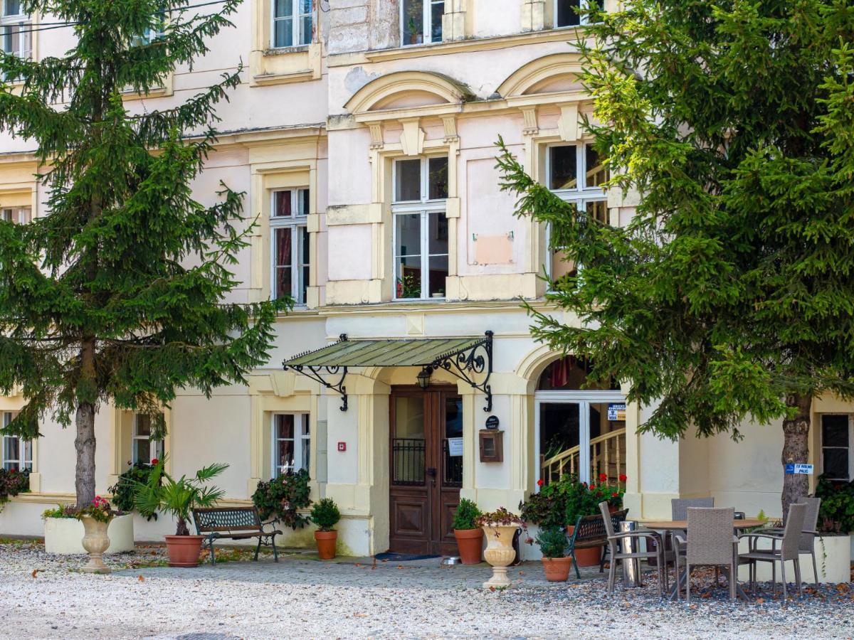 Palac Lawica- Splywy Przelomem Bardzkim Kladsko Exteriér fotografie