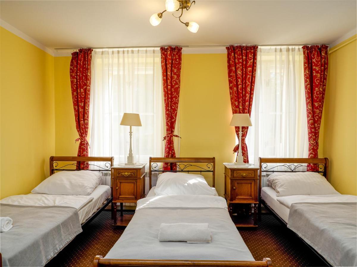 Palac Lawica- Splywy Przelomem Bardzkim Kladsko Exteriér fotografie