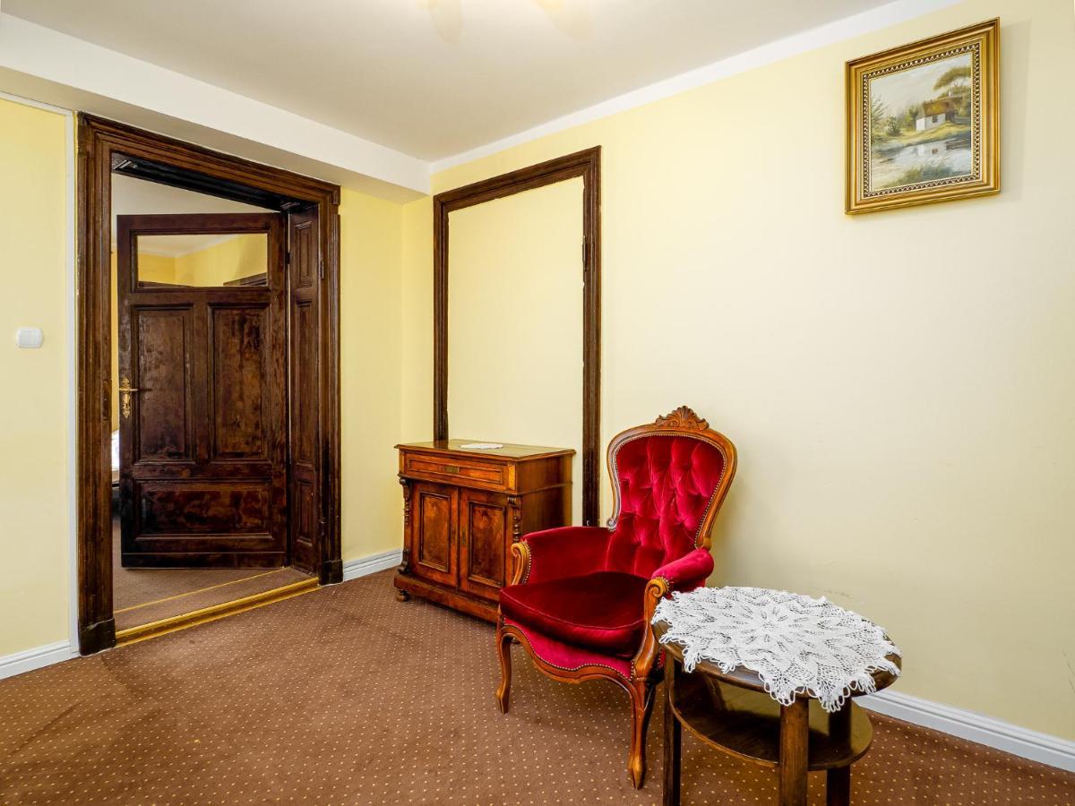 Palac Lawica- Splywy Przelomem Bardzkim Kladsko Exteriér fotografie